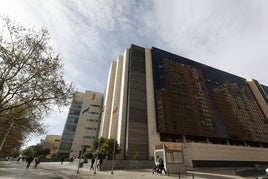 Vista del edificio administrativo de la Ciudad de la Justicia.