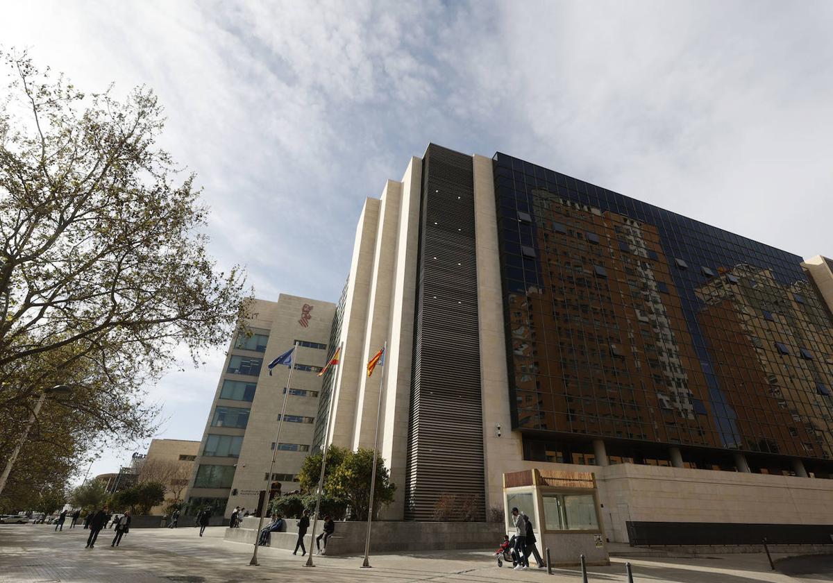 Vista del edificio administrativo de la Ciudad de la Justicia.