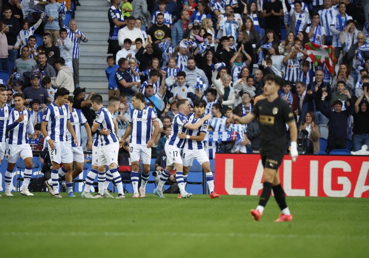 Diego López se lamenta tras uno de los goles de la Real Sociedad.