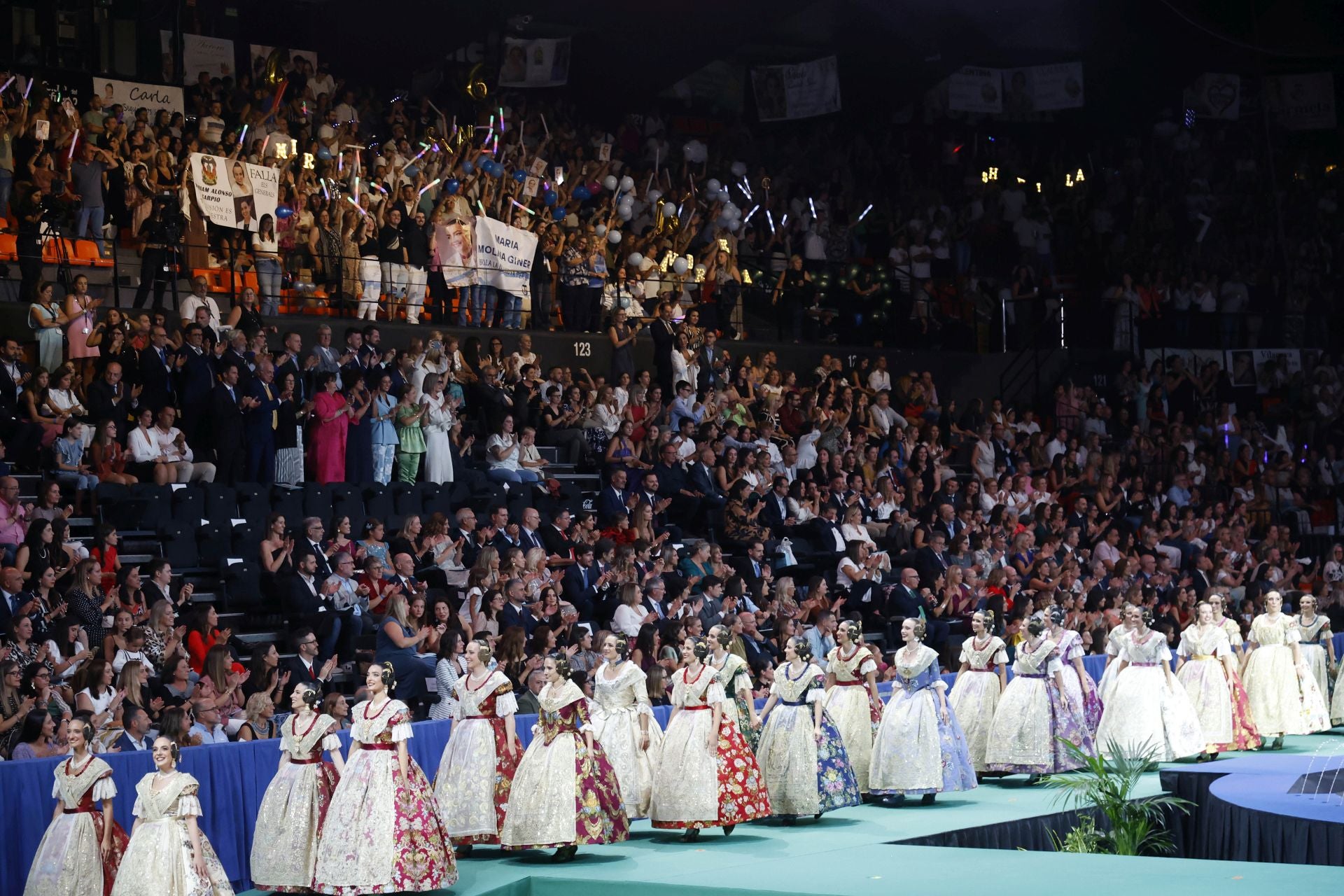 La gala de elección de las candidatas a fallera mayor de Valencia 2025 en imágenes