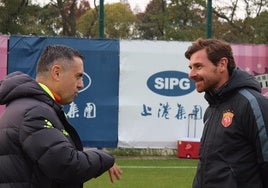 Claudiu Stefan junto a André Villas-Boas.