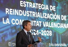 El president de la Generalitat, Carlos Mazón, durante la presentación este lunes de la Estrategia de Reindustrialización 2024-2028.