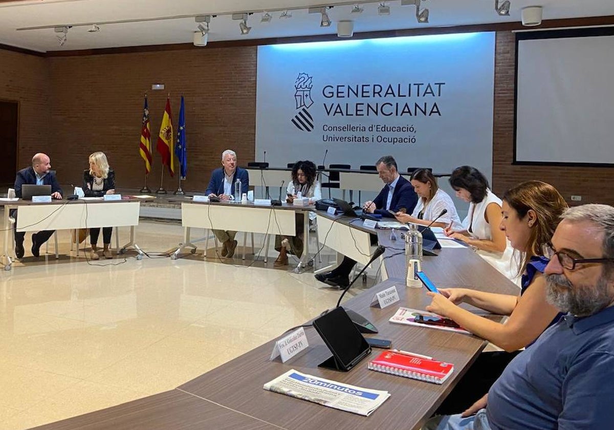 Junta de portavoces celebrada este martes en la Conselleria de Educación.