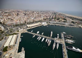 Imagen aérea de la dársena interior de Marina Port Valencia.