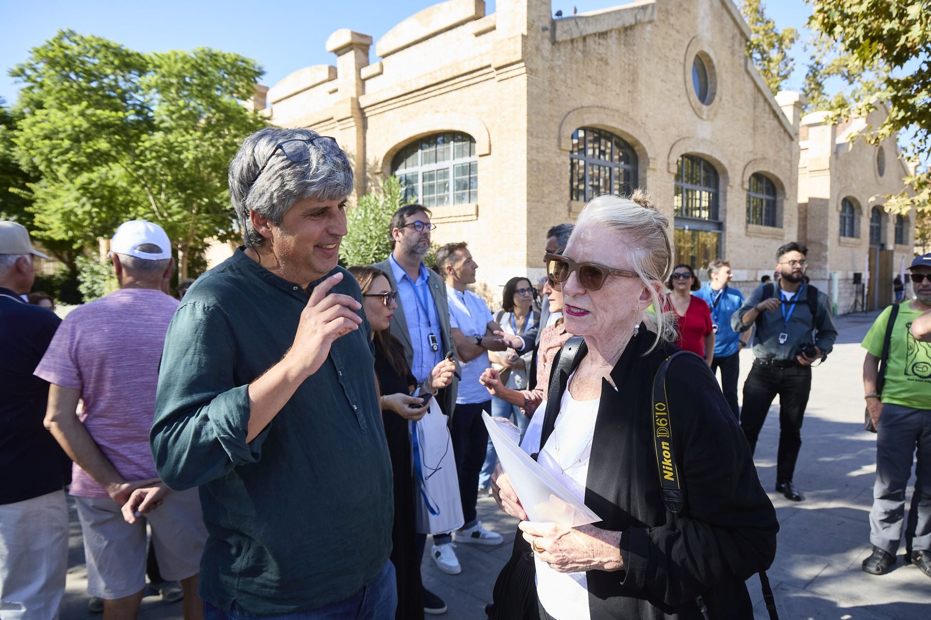 La visita de la arquitecta Kathryn Gustafson al parque Central de Valencia