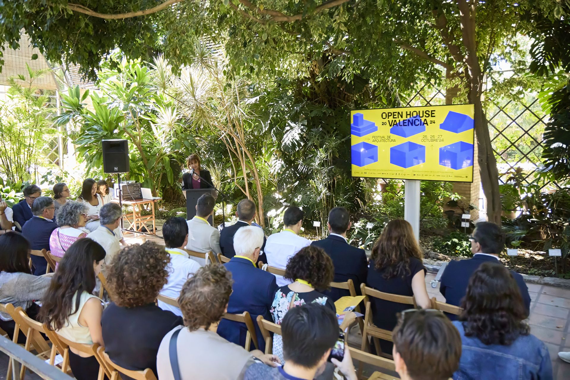 La visita de la arquitecta Kathryn Gustafson al parque Central de Valencia