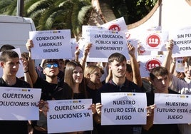 Protesta estudiantil por la falta de profesores de FP en la Comunitat.