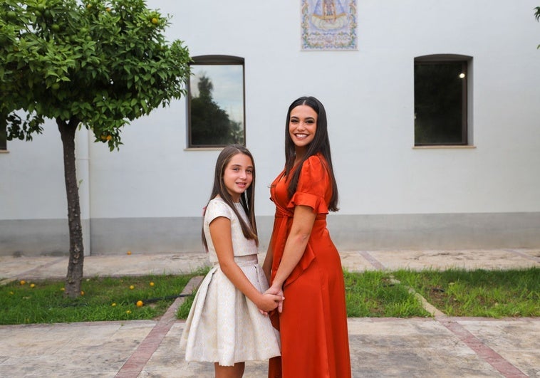 Cayetana Rebollo, candidata infantil, y María San Miguel.