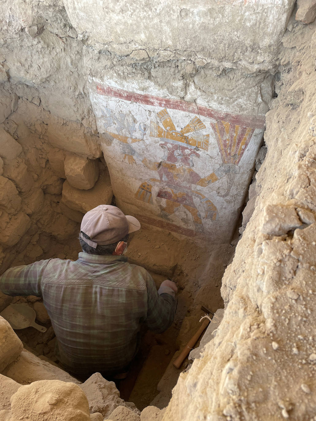 Descubren un enigmático mural milenario en el Perú preincaico