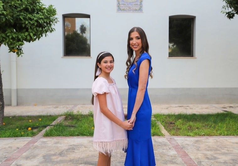 Martina Fas, candidata infantil, junto a Carolina Rueda.