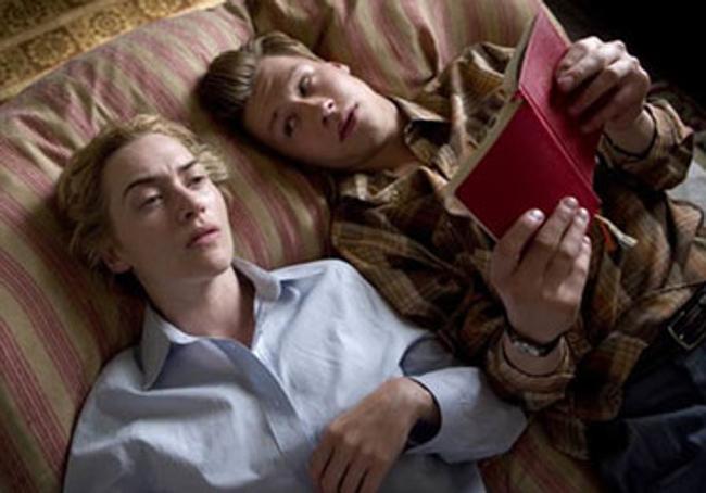 Kate Winlet y David Kross en 'El Lector'.