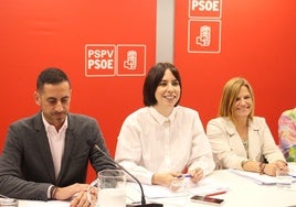 Bielsa, Morant y Pilar Bernabé, delegada del Gobierno, durante una reunión del PSPV