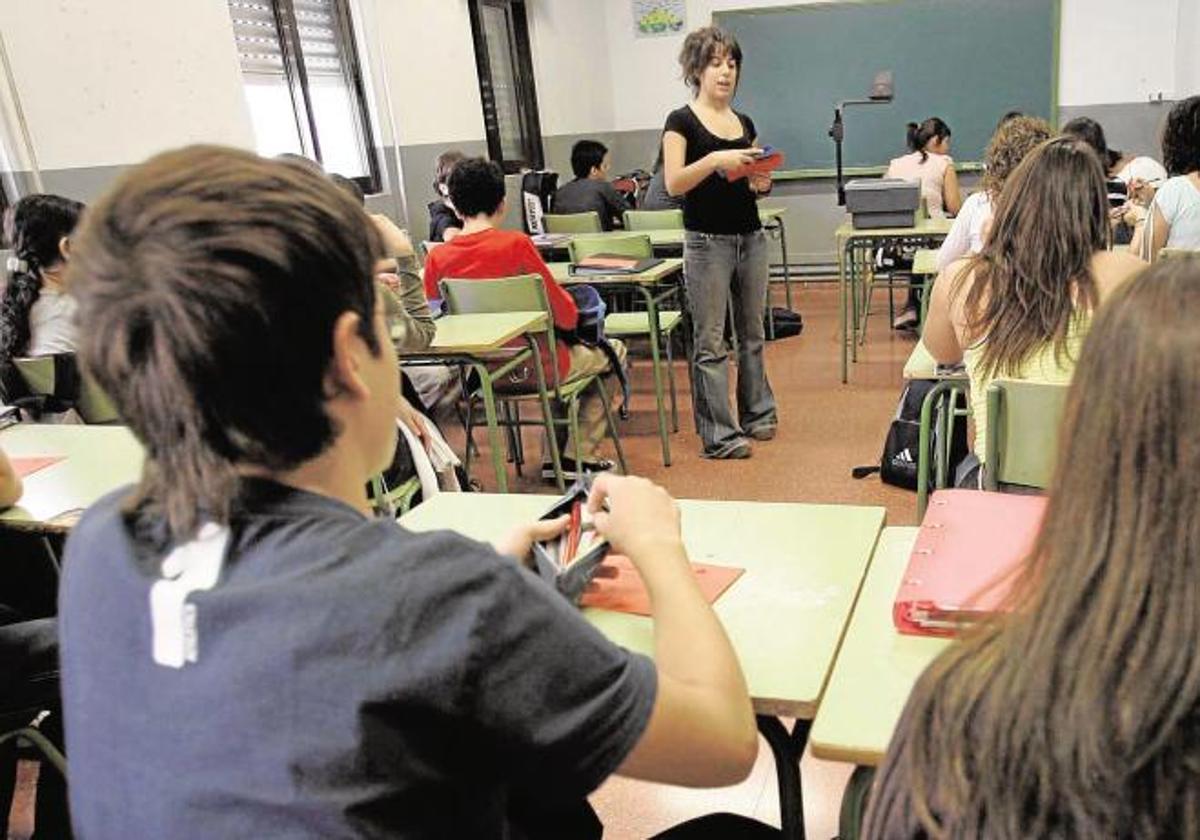 Alumnos de un centro de enseñanza de la Comunitat Valenciana, en una imagen de archivo.