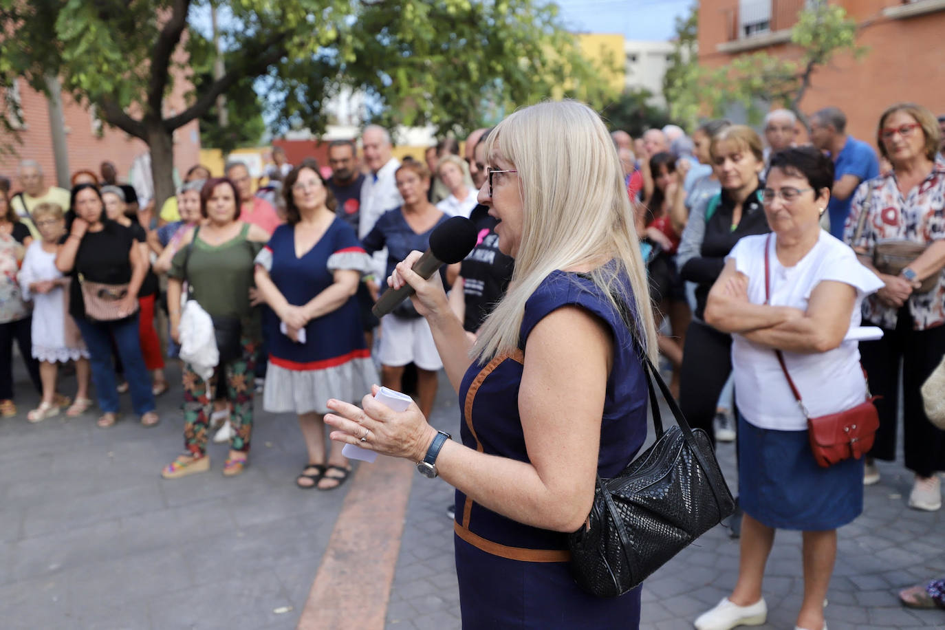 La Malvarrosa se manifiesta contra la droga y por un plan para las Casitas Rosas