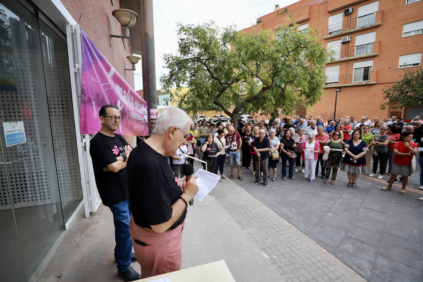 La Malvarrosa se manifiesta contra la droga y por un plan para las Casitas Rosas