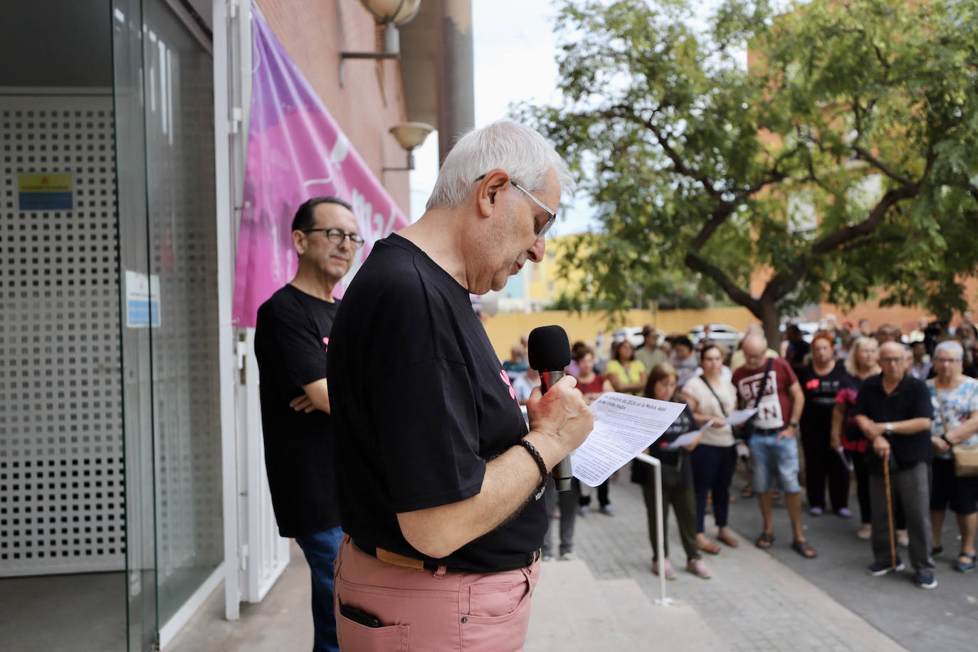 La Malvarrosa se manifiesta contra la droga y por un plan para las Casitas Rosas