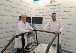 Los doctores Antonio Giner y Vicente Carratalá, especialistas de la Unidad de Medicina Deportiva del Centro Médico Quirónsalud Mercado de Colón