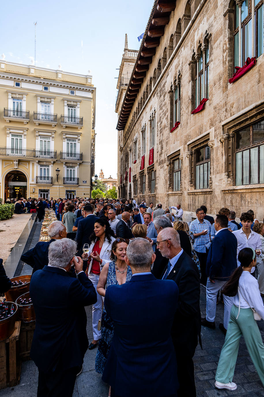 La sociedad valenciana acude a la recepción de la Generalitat por el 9 d&#039;Octubre