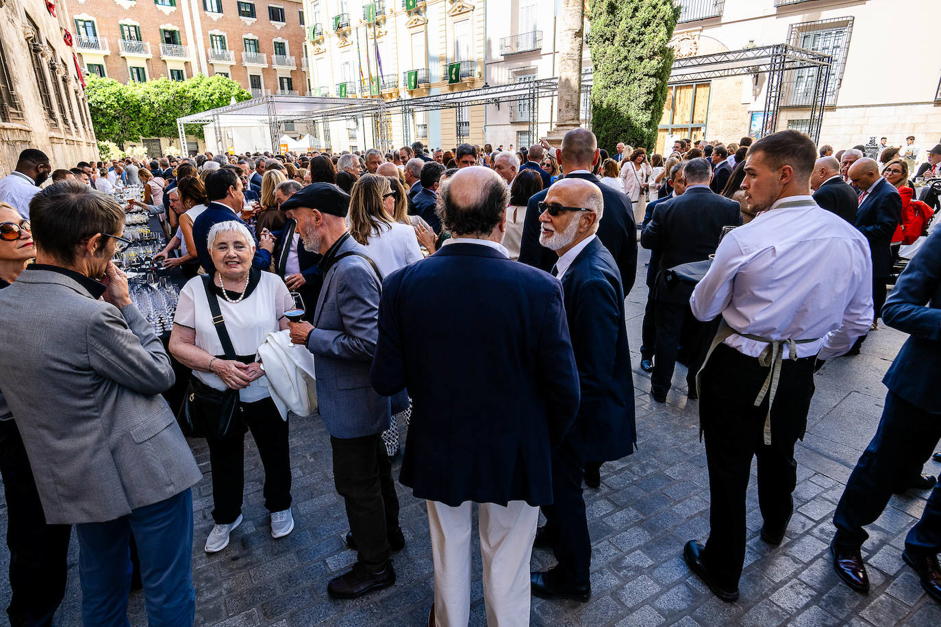 La sociedad valenciana acude a la recepción de la Generalitat por el 9 d&#039;Octubre