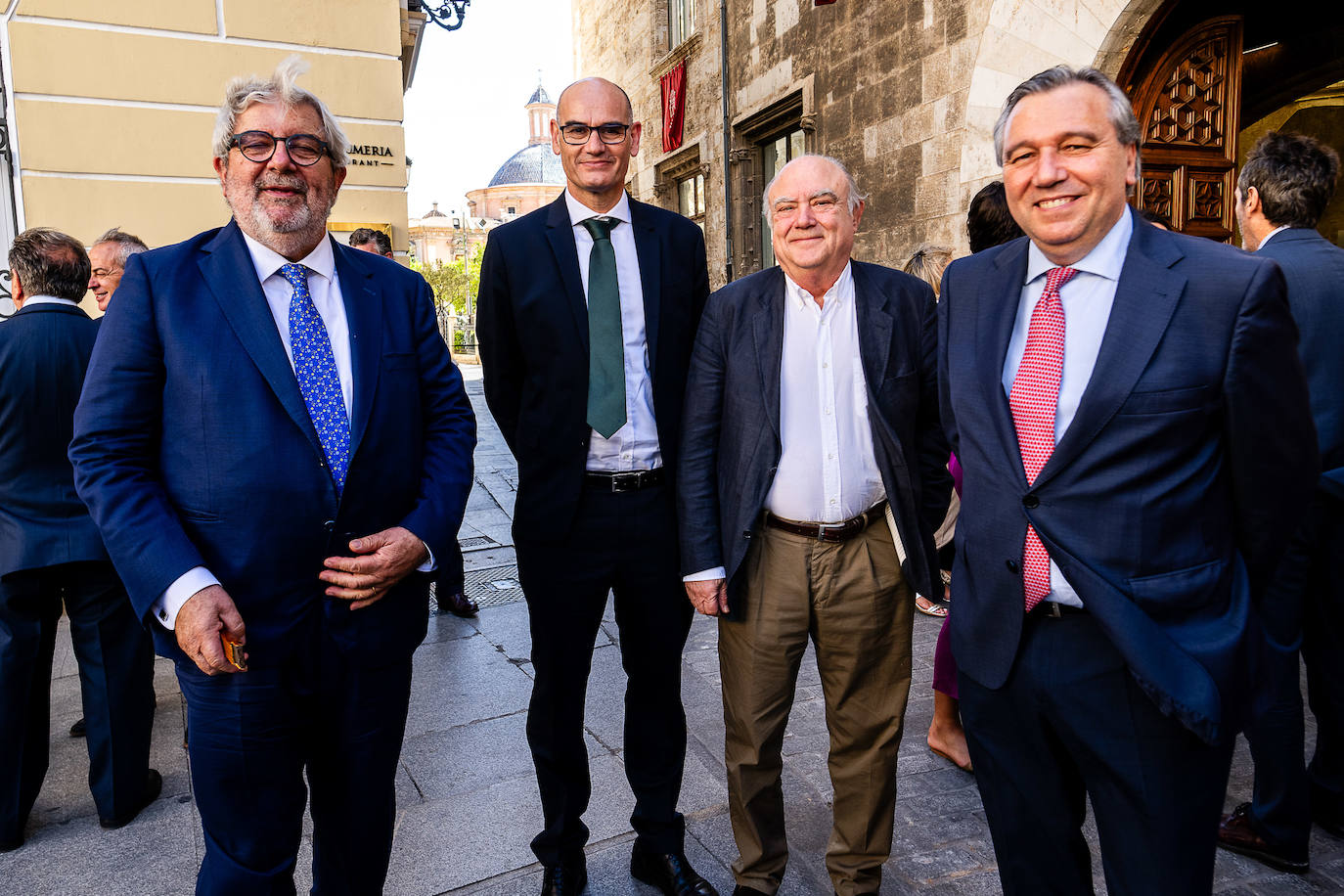 La sociedad valenciana acude a la recepción de la Generalitat por el 9 d&#039;Octubre