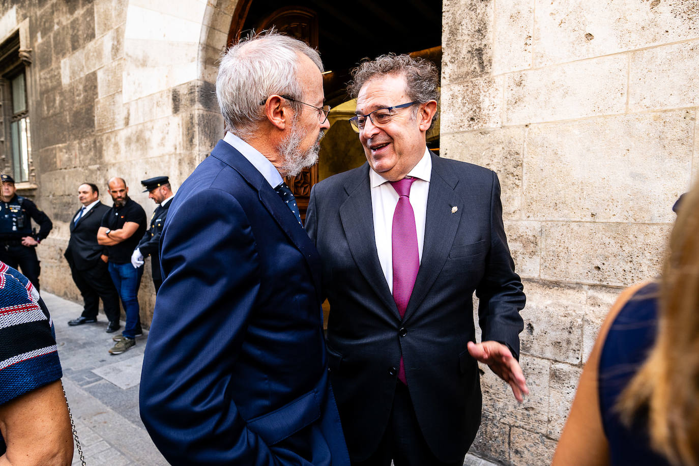 La sociedad valenciana acude a la recepción de la Generalitat por el 9 d&#039;Octubre