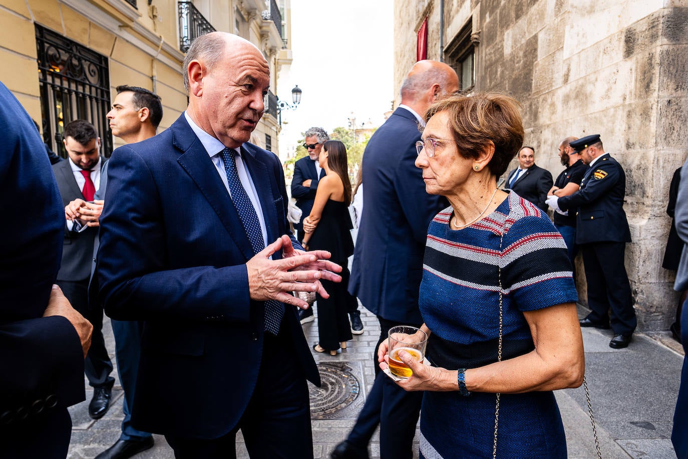 La sociedad valenciana acude a la recepción de la Generalitat por el 9 d&#039;Octubre