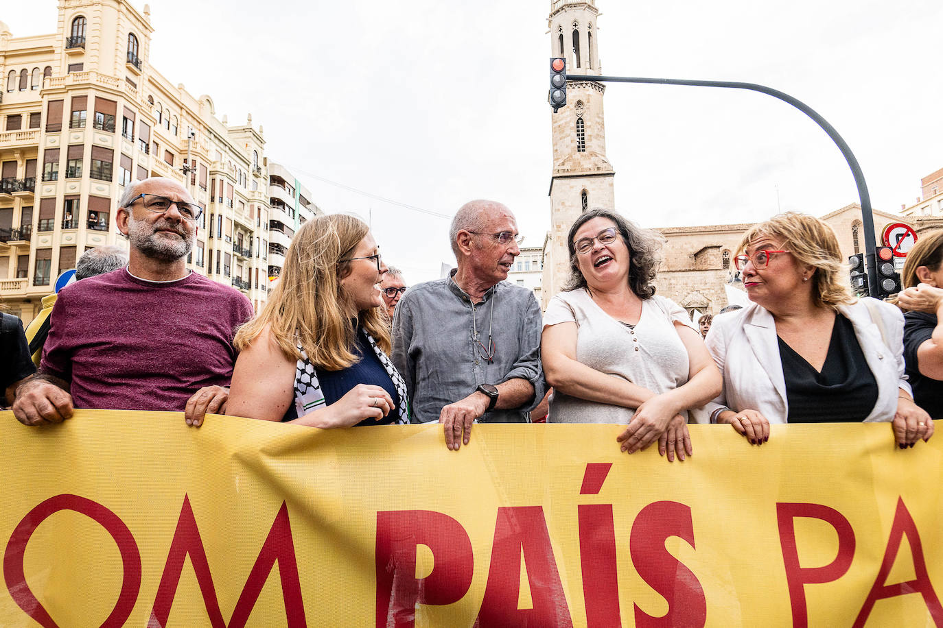 Fotos de la manifestación nacionalista en Valencia con el respaldo de Lluís Llach