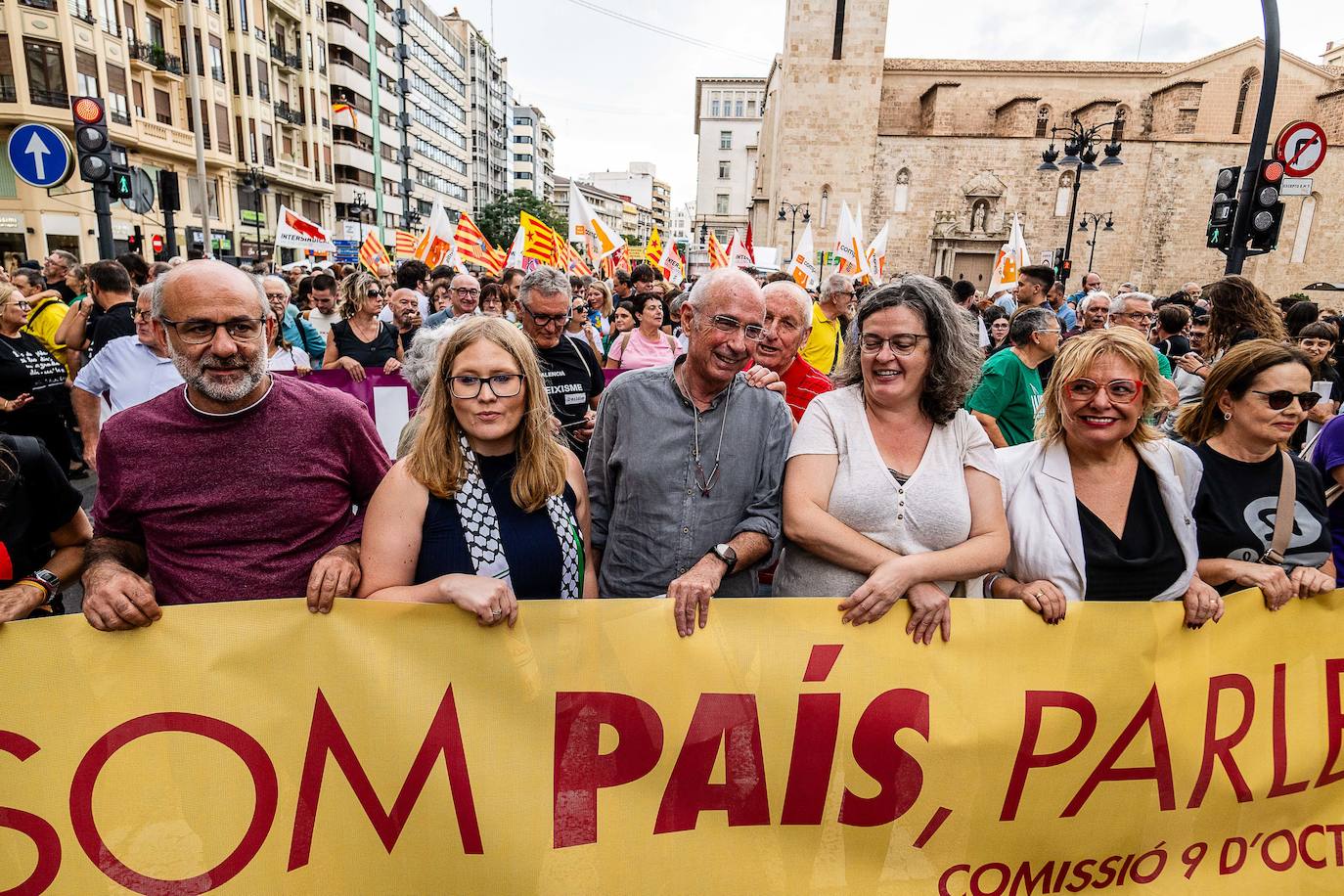 Fotos de la manifestación nacionalista en Valencia con el respaldo de Lluís Llach