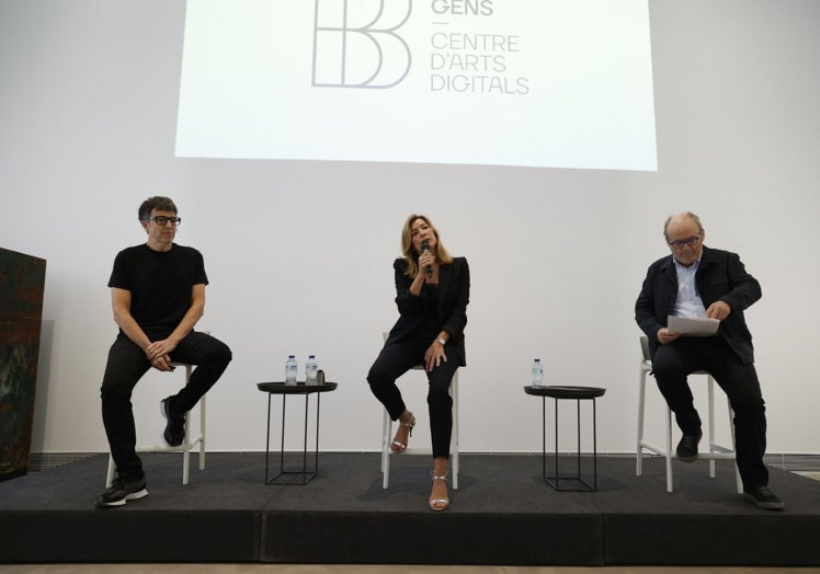 Jordi Sellas, Susana Lloret y Artur Duart, durante la presentación de la nueva oferta expositiva de Bombas Gens.