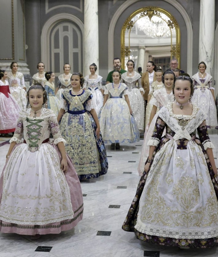 Imagen secundaria 2 - Ensayo de la prcolamación, en el Ayuntamiento.