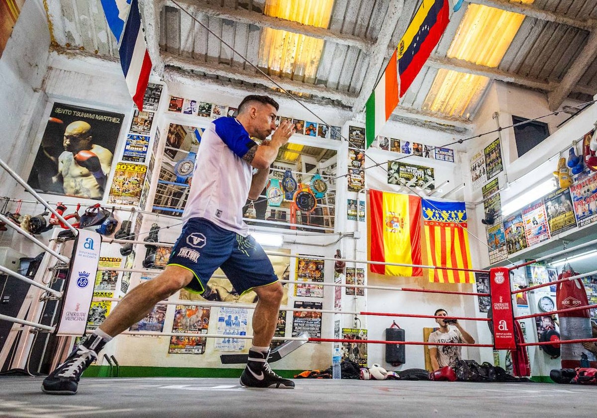 De carretillero a conquistar el ring en Japón: la historia del valenciano que quiere ser campeón del mundo de boxeo