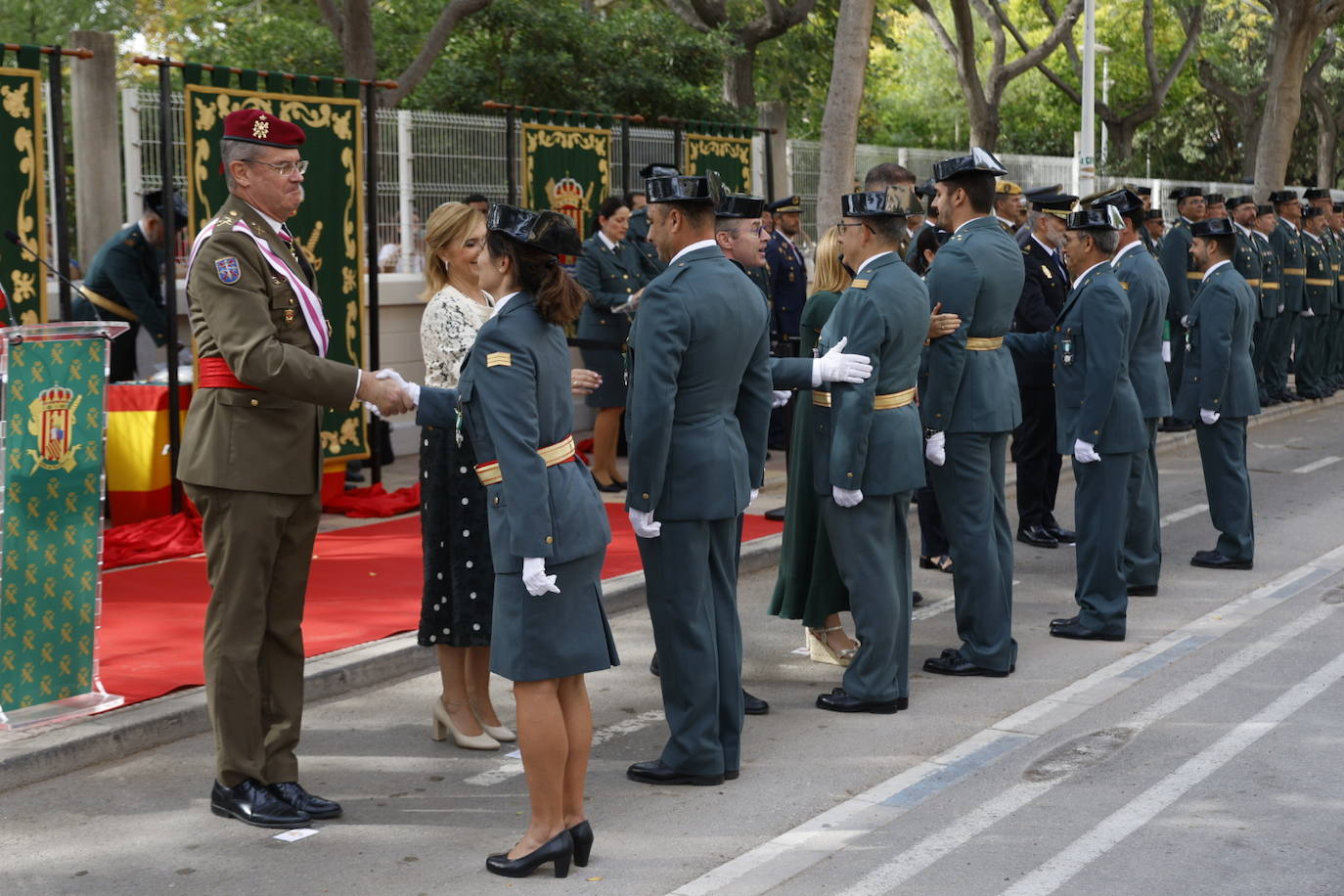 Fotos de la Guardia Civil honrando a su patrona en Cullera