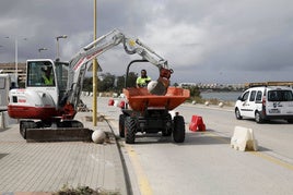 Las obras de mejora del vial de acceso al Moll de la Pansa, que han empezado hoy.