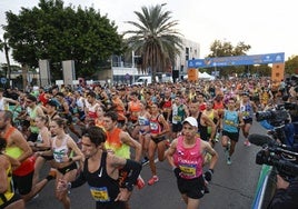 Los corredores toman la salida en la edición del año pasado.