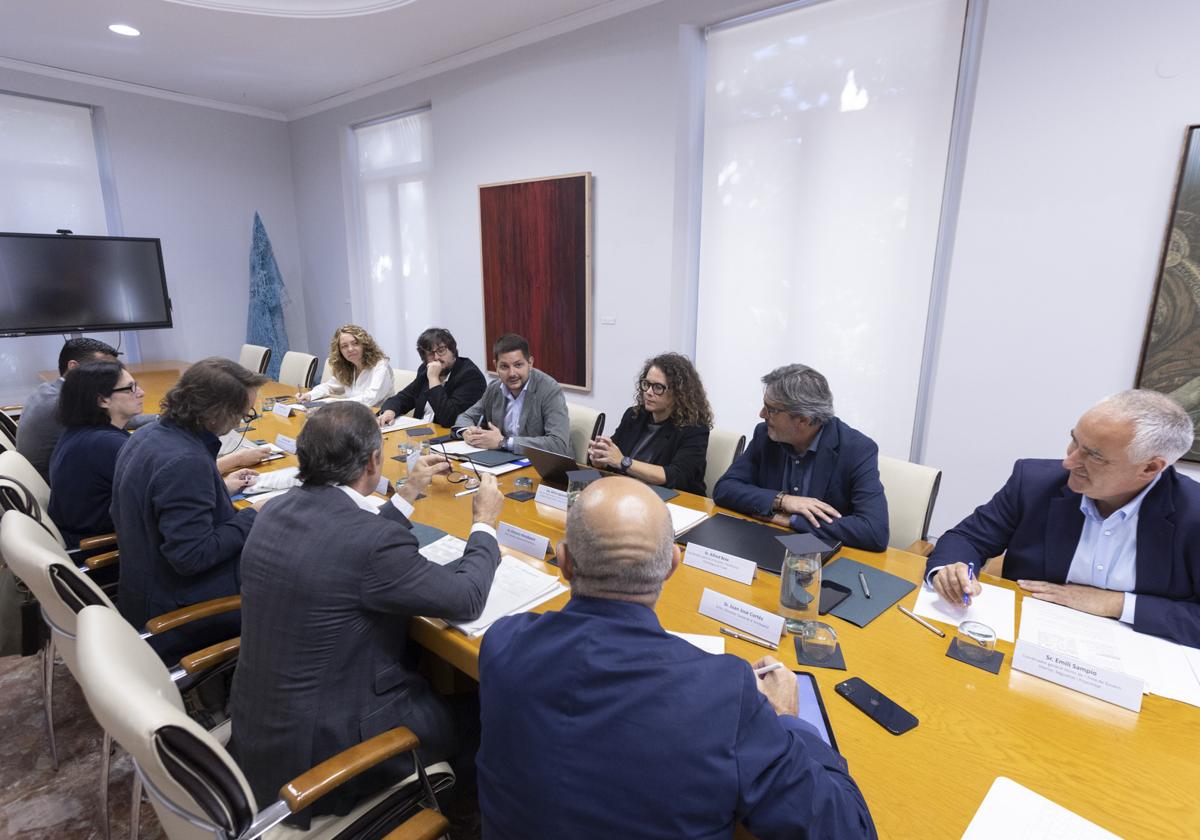 Reunión en Gandia para determinar los usos del edificio.