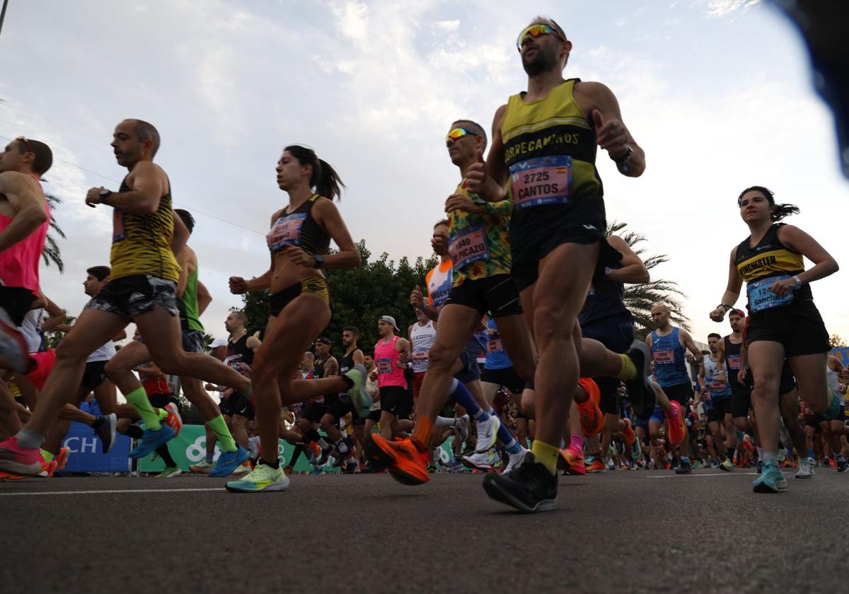 Corredores durante la pasada edición de la Media Maraton Ciudad de Valencia Trinidad Alfonso Zurich.