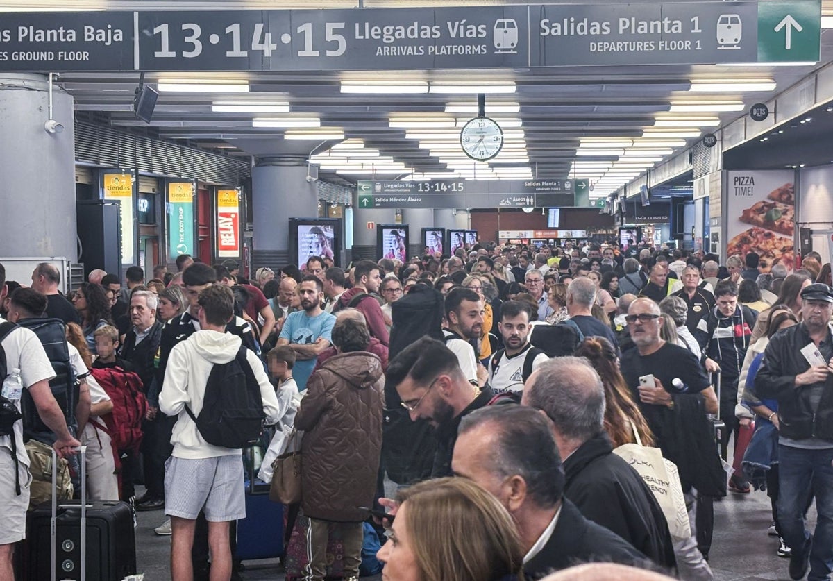 El caos en Atocha provocado por los incidentes ocurridos con la red ferroviaria en Madrid.