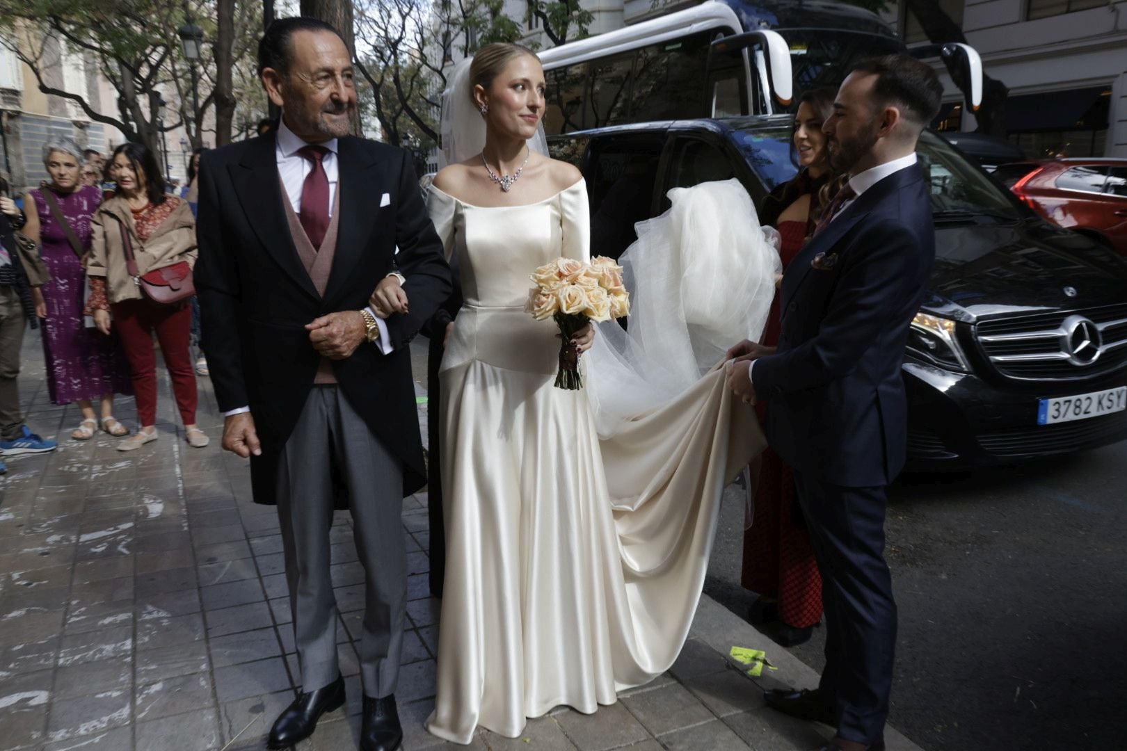 Así ha sido la boda de Carmen Sancho, fallera mayor de Valencia en 2014