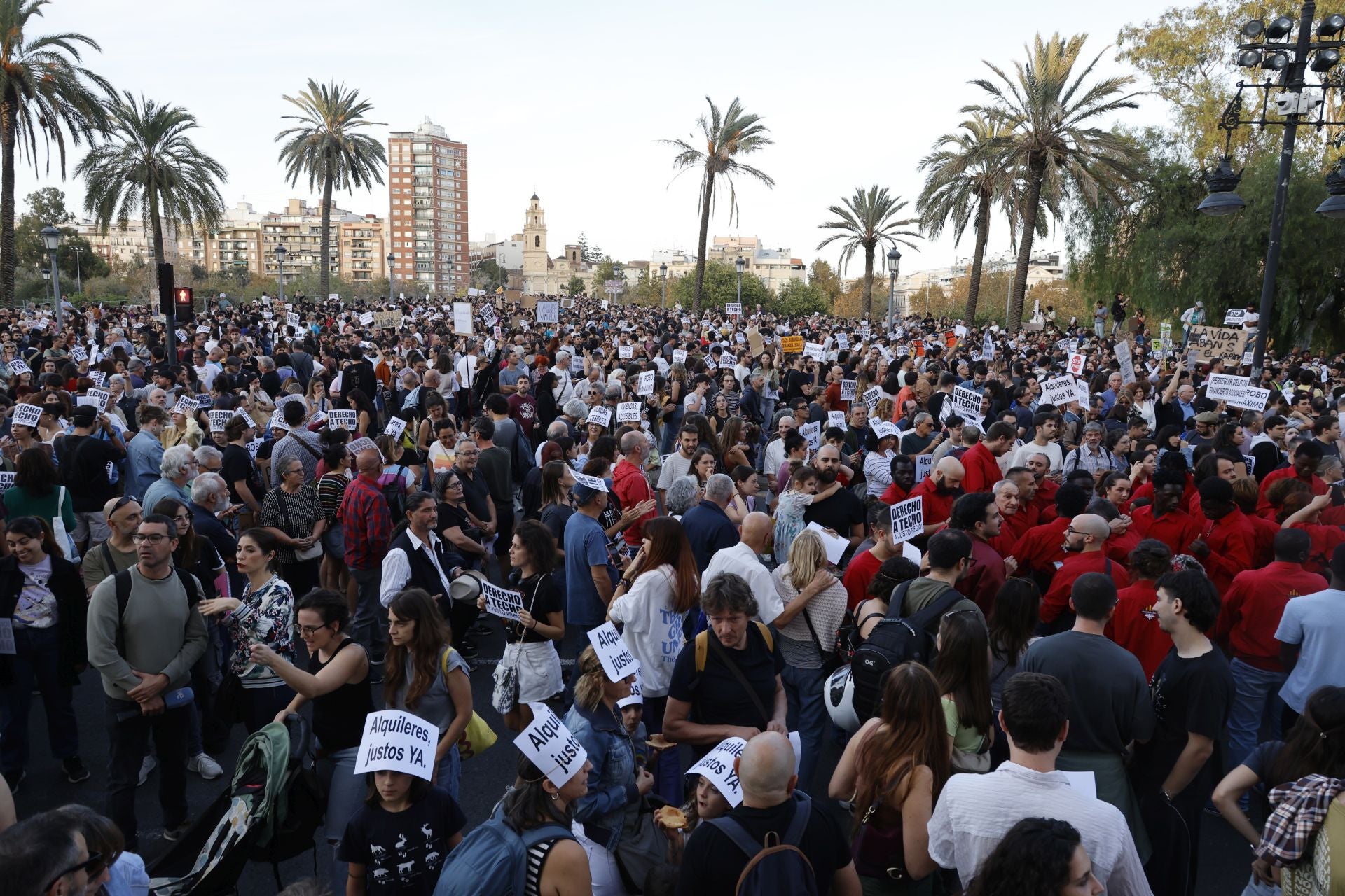 Manifestación en Valencia para protestar contra la crisis de la vivienda