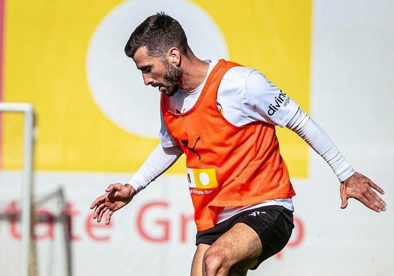 José Luis Gayà, entrenándose.