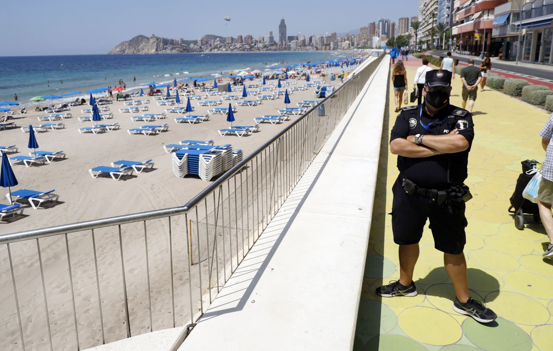 El «tatuaje especial» de la Policía Local de Benidorm para aquellos que no cumplan las normas