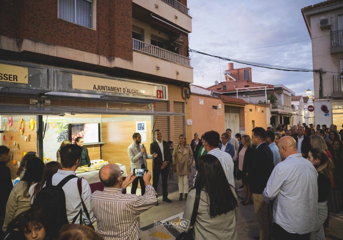 Visita del presidente de la Diputación, Vicente Mompó, a la Fira.