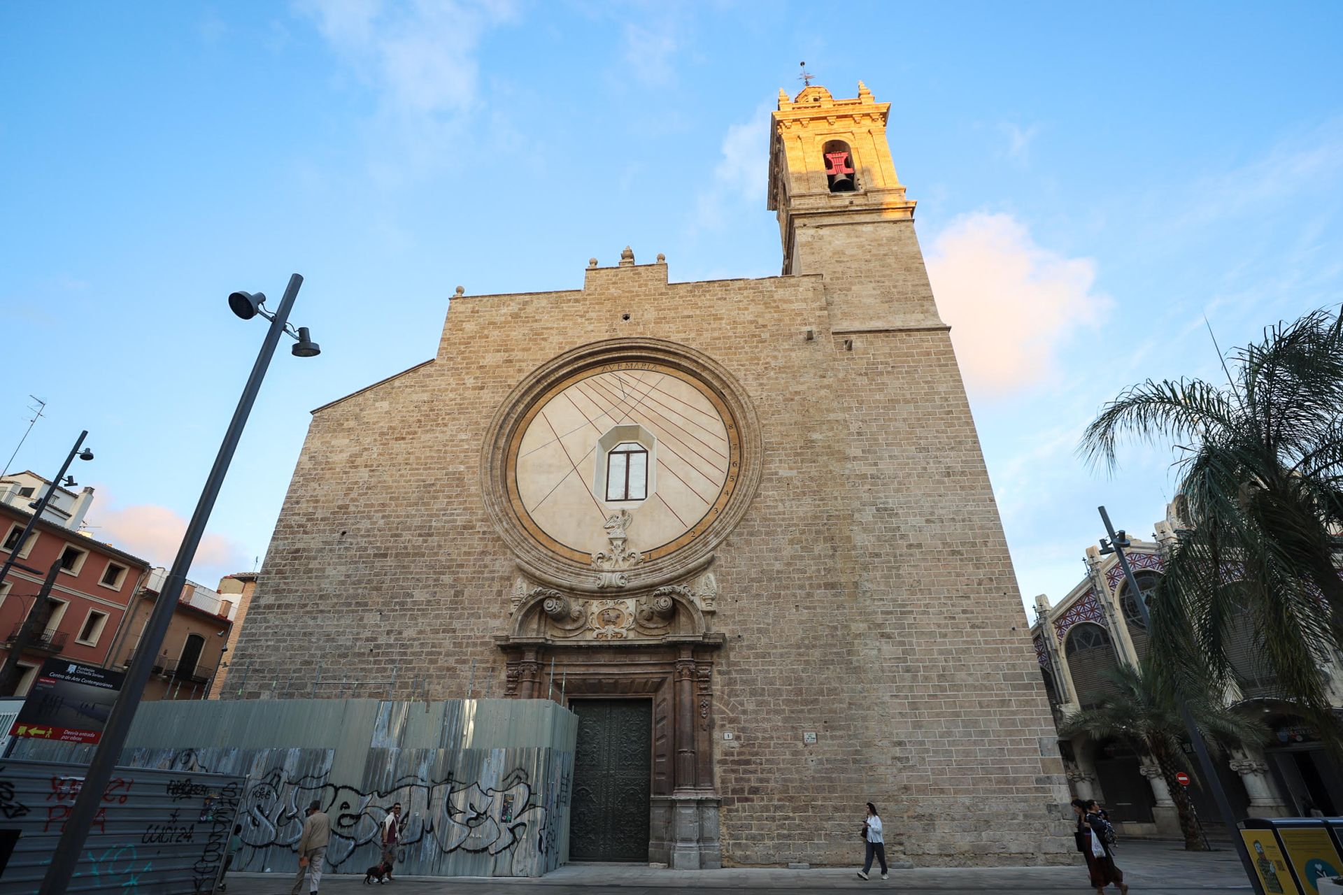 Así están las fachadas de los Santos Juanes tras su restauración