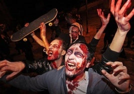 Una marcha zombie en Alicante con motivo de ´Halloween´, en una imagen de archivo.