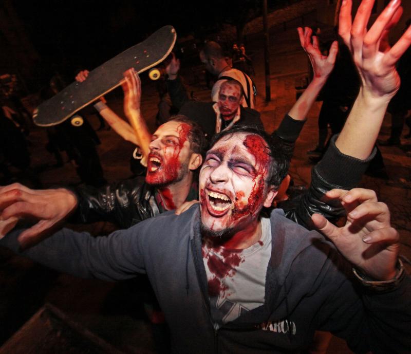 Una marcha zombie en Alicante con motivo de ´Halloween´, en una imagen de archivo.