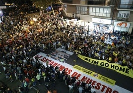 Protesta previa al partido del Valencia contra Las Palmas.