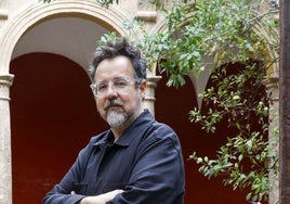 El director valenciano, Paco Plaza, en el Centro del Carmen.