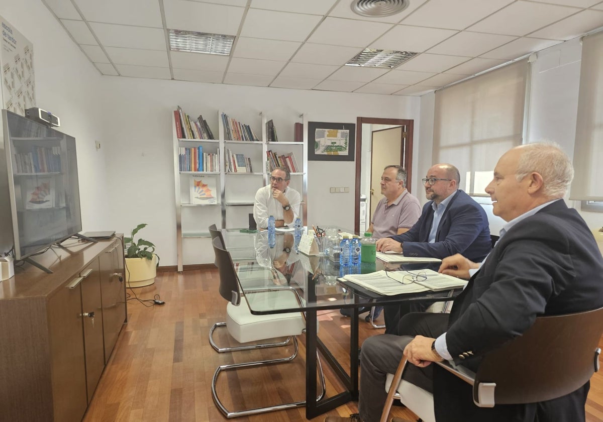 Representantes de la Generalitat durante la reunión, que ha sido telemática.