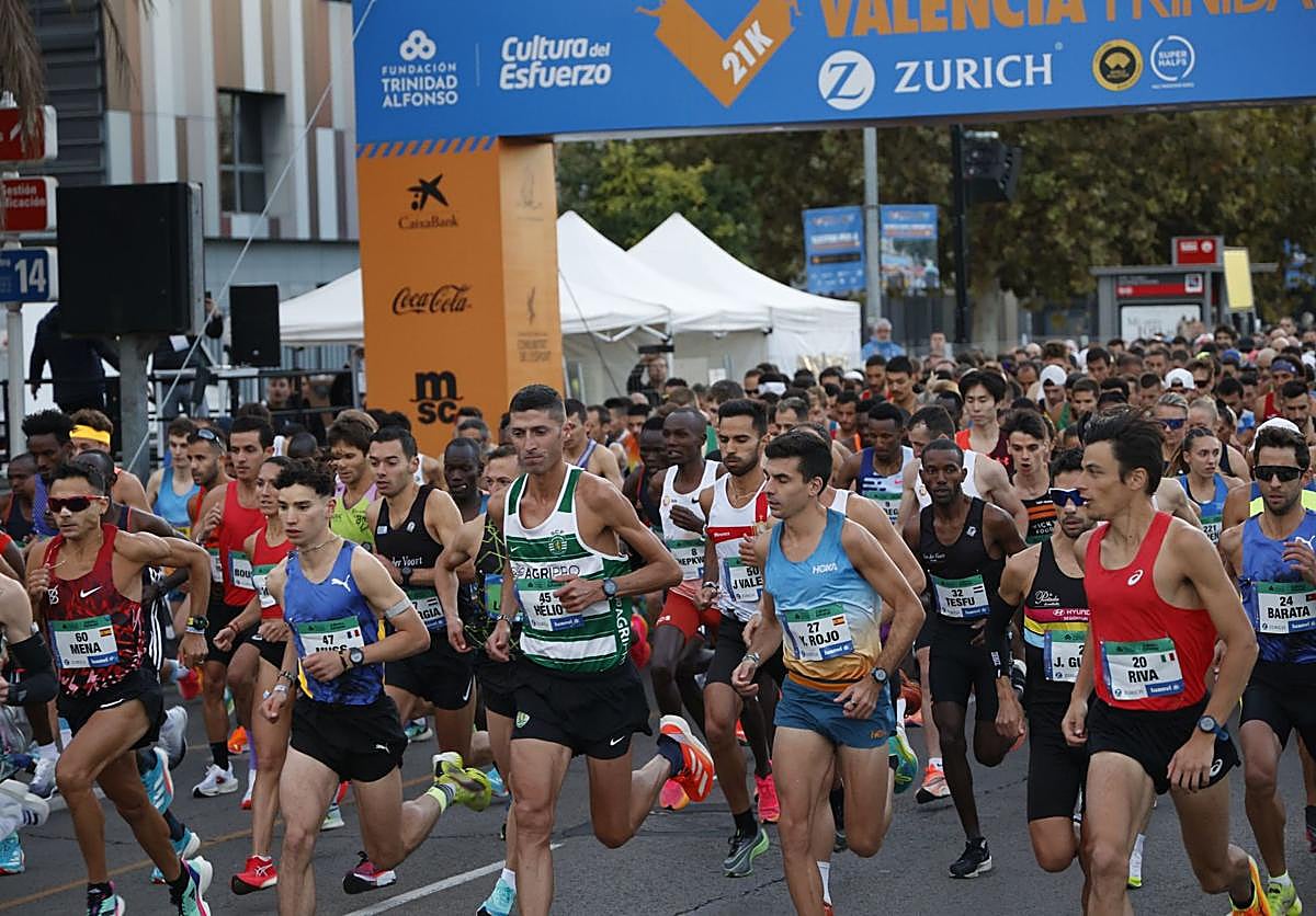 Corredores durante la última edición del Medio Maratón Valencia Trinidad Alfonso Zúrich, en 2023.