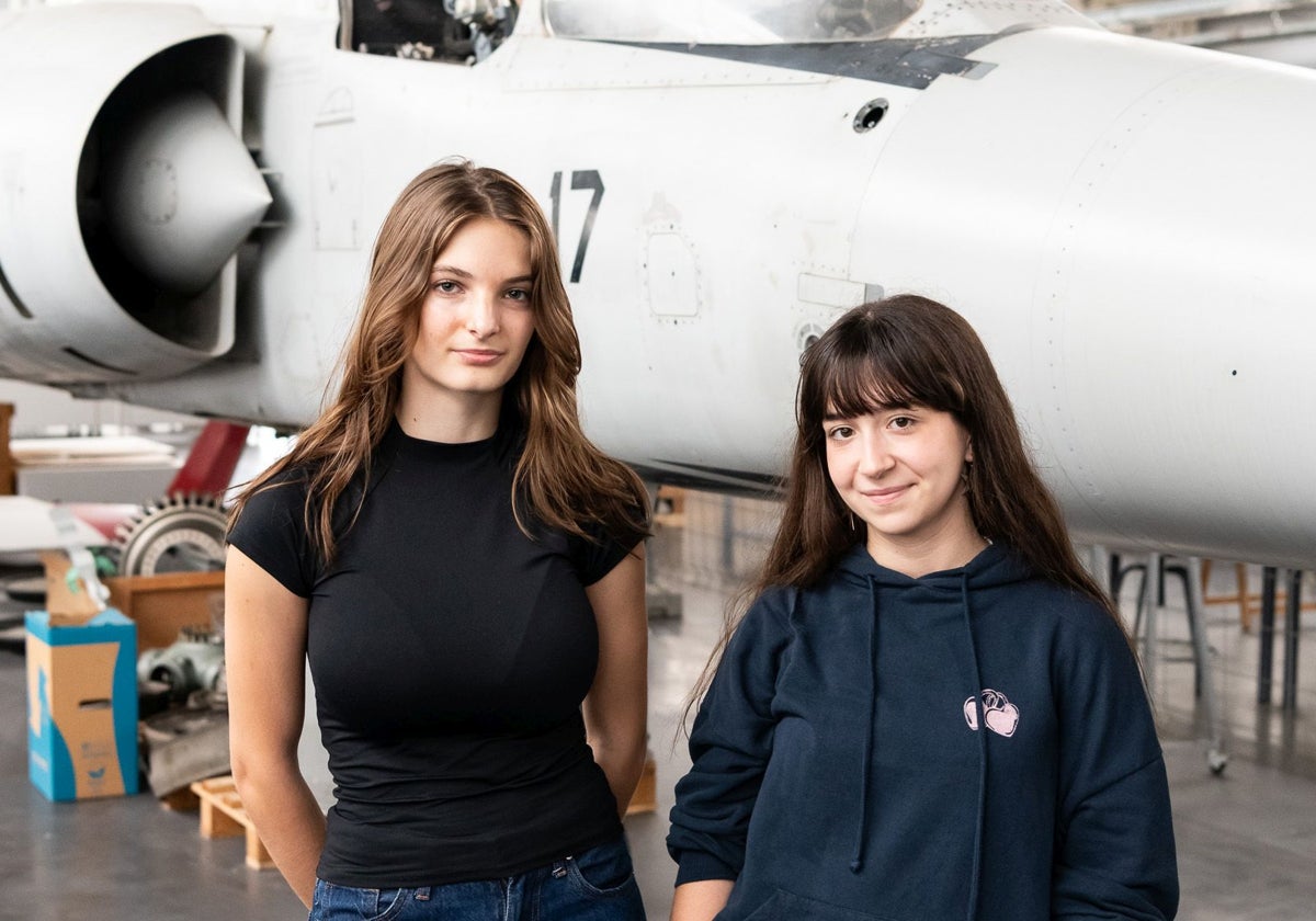 Carmen Serrano y Marina Simón, en las instalaciones de la universidad.